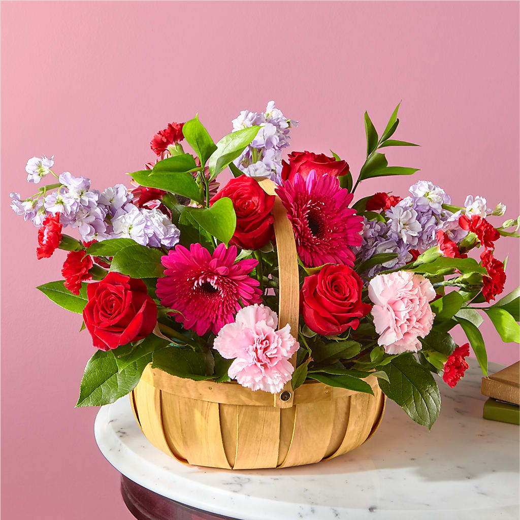 Pink Picnic Basket – Lovely Flowers And Gifts, Islip Terrace NY