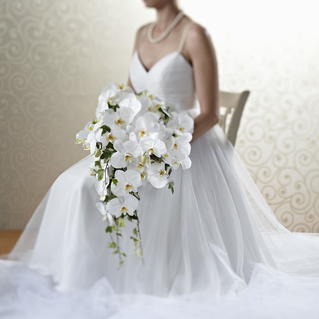 Classic White Bouquet – Lovely Flowers And Gifts, Islip Terrace NY