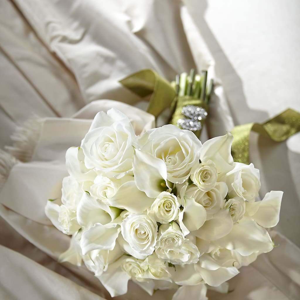 Serene Highness Bouquet – Lovely Flowers And Gifts, Islip Terrace NY