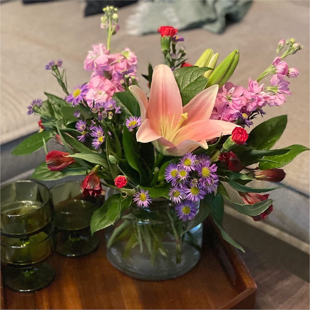 Romantique Bouquet –  Lovely Flowers And Gifts, Islip Terrace NY