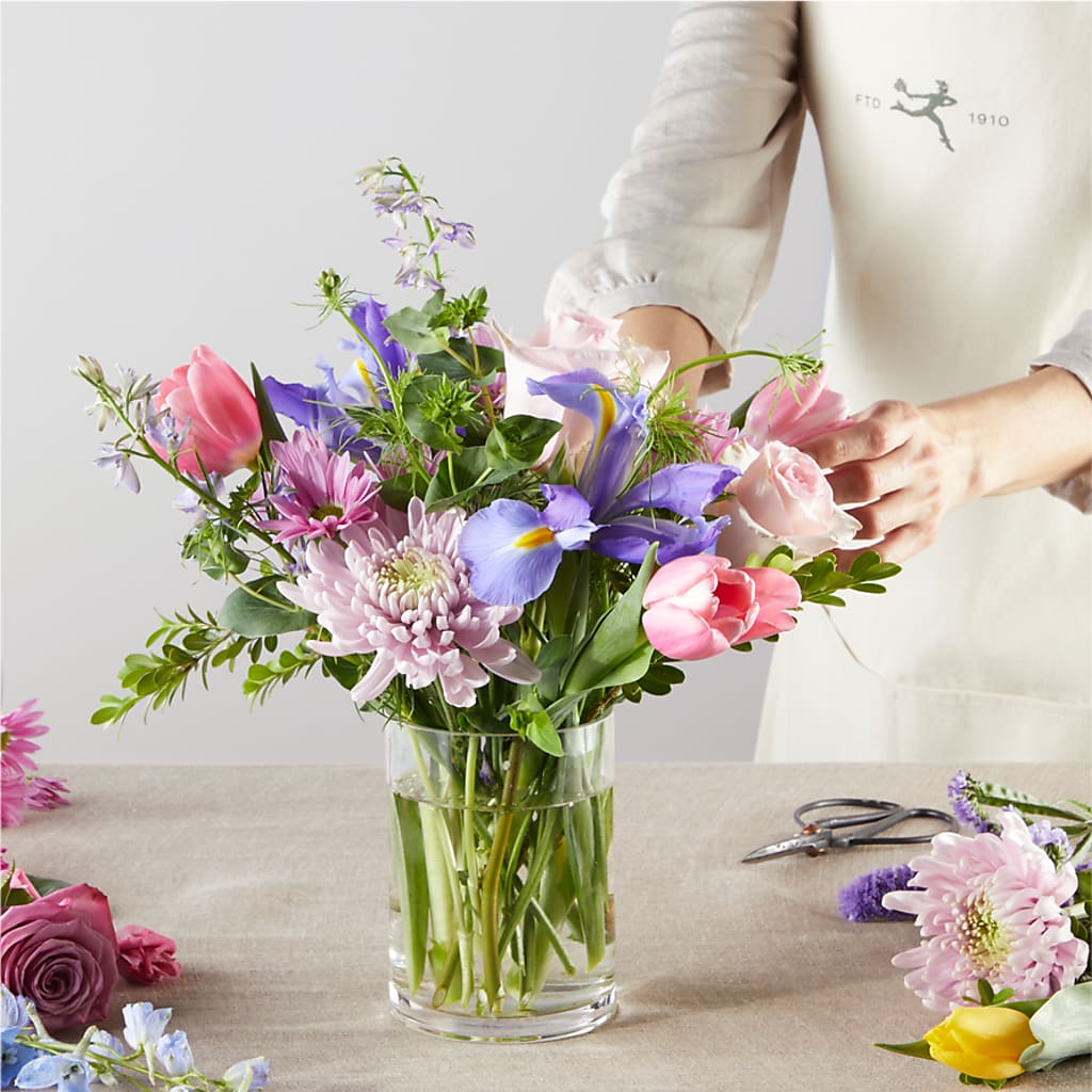 Pastel Tradition - A Florist Original –  Lovely Flowers And Gifts, Islip Terrace NY