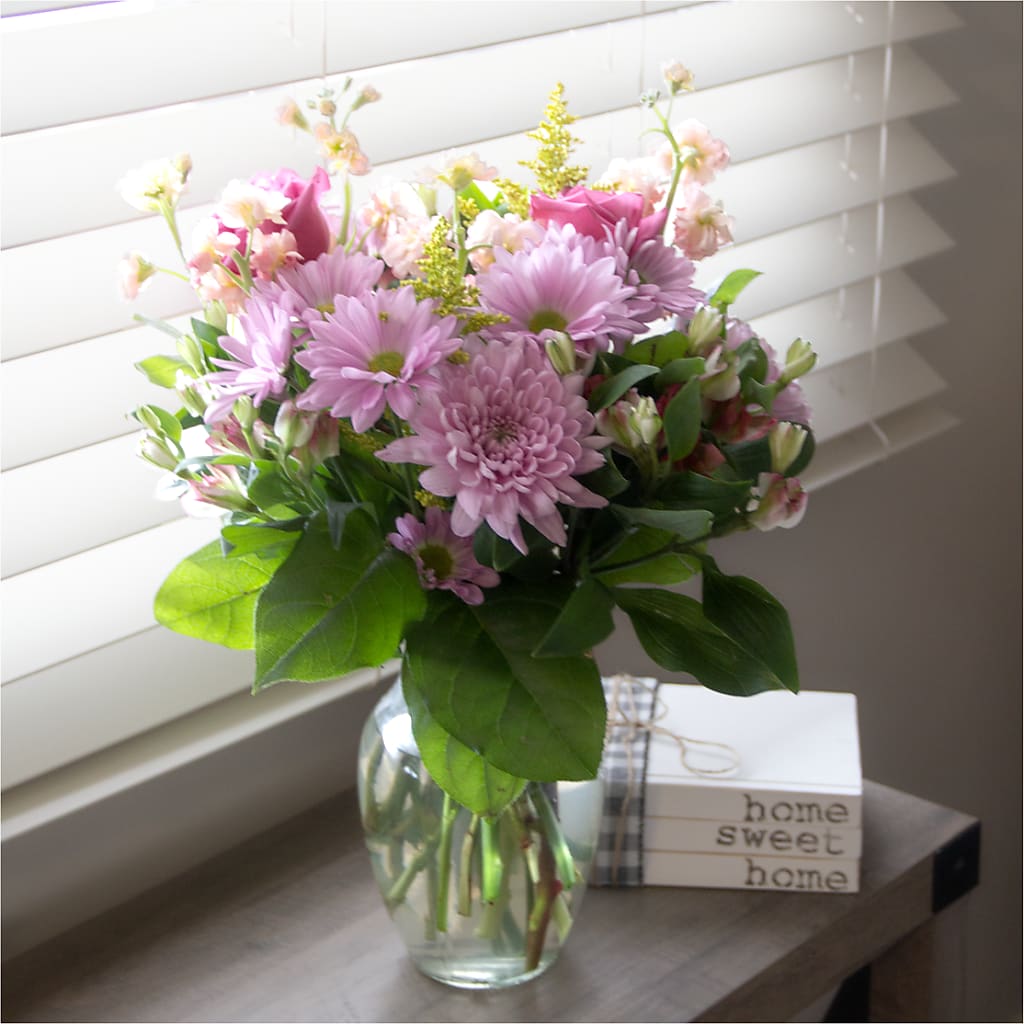 Pastel Tradition - A Florist Original –  Lovely Flowers And Gifts, Islip Terrace NY