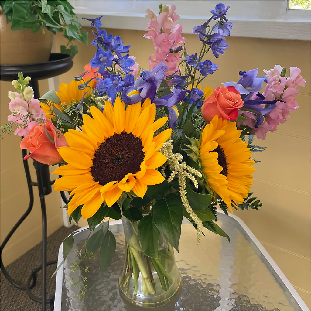 Rays of Life Bouquet –  Lovely Flowers And Gifts, Islip Terrace NY